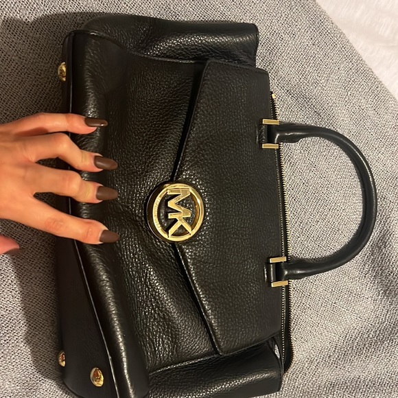 Micheal Kors leather tote bag black/gold color - Picture 7 of 7